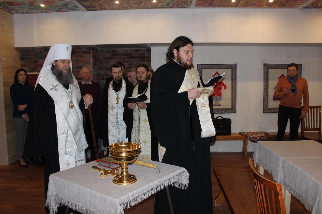 В Ломоносовском Дворце культуры прошел чин освящения помещений центра народной и духовной культуры