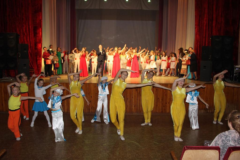 В Ломоносовском Дворце культуры открыт 39-й творческий сезон
