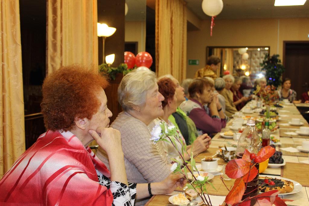 В Ломоносовском Дворце культуры закончился цикл встреч, посвященный Дню пожилого человека