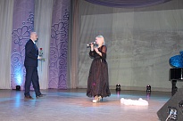 В День рождения комсомола журналисты программы «Вести Поморья» впервые выступили на сцене Ломоносовского Дворца культуры 