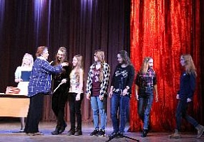 В Ломоносовском Дворце культуры прошла церемония закрытия ХI городского детского театрального фестиваля «Радуга»