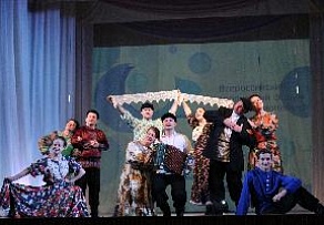 В Ломоносовском Дворце культуры прошла церемония закрытия Всероссийского творческого форума «Белкомур – новый «шелковый путь» в Арктику»