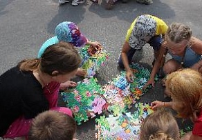 Творческий коллектив Ломоносовского Дворца культуры приглашает юных жителей округа поиграть и порисовать