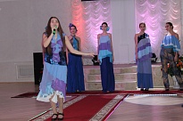 В обновленном малом зале Ломоносовского Дворца культуры прошел первый модный показ