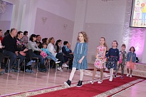В обновленном малом зале Ломоносовского Дворца культуры прошел первый модный показ