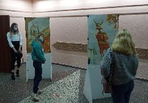 Студенты педагогического колледжа посетили выставку в Ломоносовском Дворце культуры 