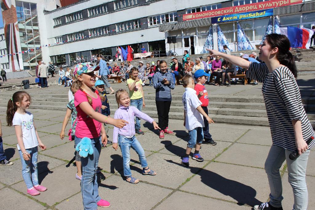 Накануне Дня рыбака Ломоносовский Дворец культуры приглашает горожан на праздничные гуляния