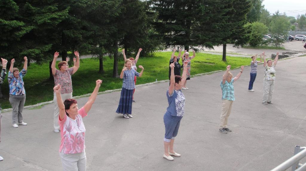 Ломоносовский  Дворец культуры приглашает горожан на танцы в «Студию хорошего самочувствия»