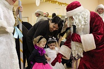 Более восьми тысяч детей и взрослых приняли участие в новогодних праздниках Ломоносовского Дворца культуры 