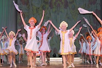 Большая танцевальная шоу-программа завершила первый хореографический фестиваль в Ломоносовском Дворце культуры