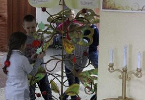 В день рождения великого поэта в Ломоносовском Дворце культуры выросло пушкинское дерево