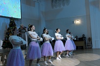 В Ломоносовском Дворце культуры прошел концерт самодеятельного эстрадного дуэта