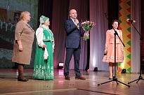 В Ломоносовском Дворце культуры прошел первый праздничный концерт, посвященный Международному женскому дню